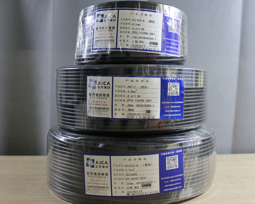 4进1出汇流箱电缆光伏：解析光伏汇流箱的关键角色与技术特点